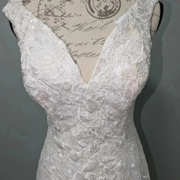 NWOT Eternally Precious Ivory Embroidered Off-the-Shoulder Maxi Dress Size S - Picture 8 of 9